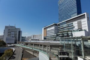 横浜駅東口